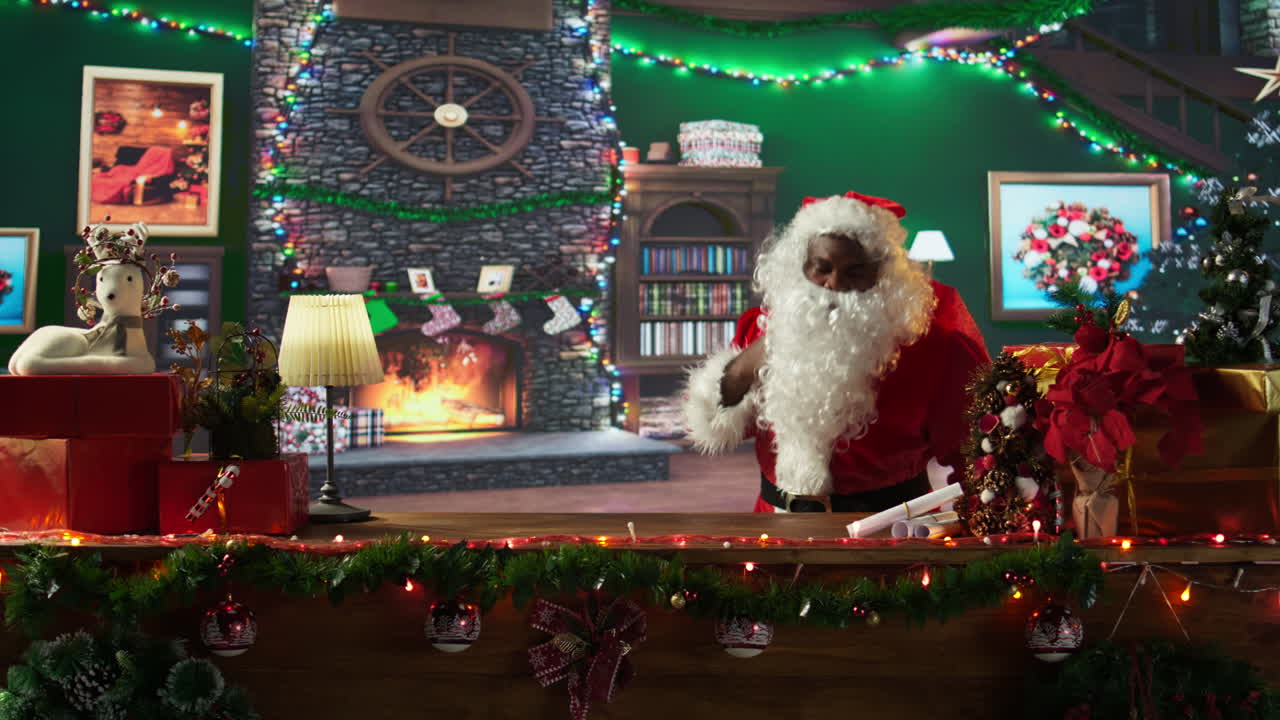 산타클로스가 크리스마스를 장식하는 것