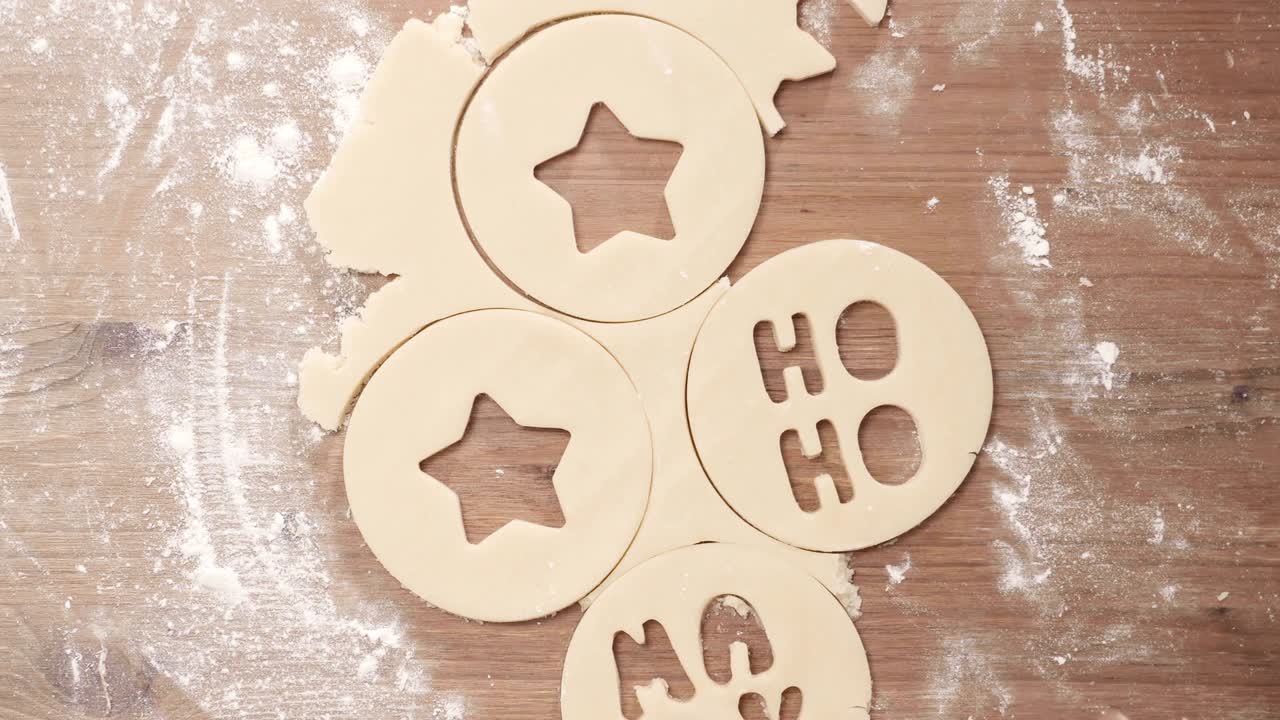 산타를 위해 크리스마스 설탕 쿠키를 구워요