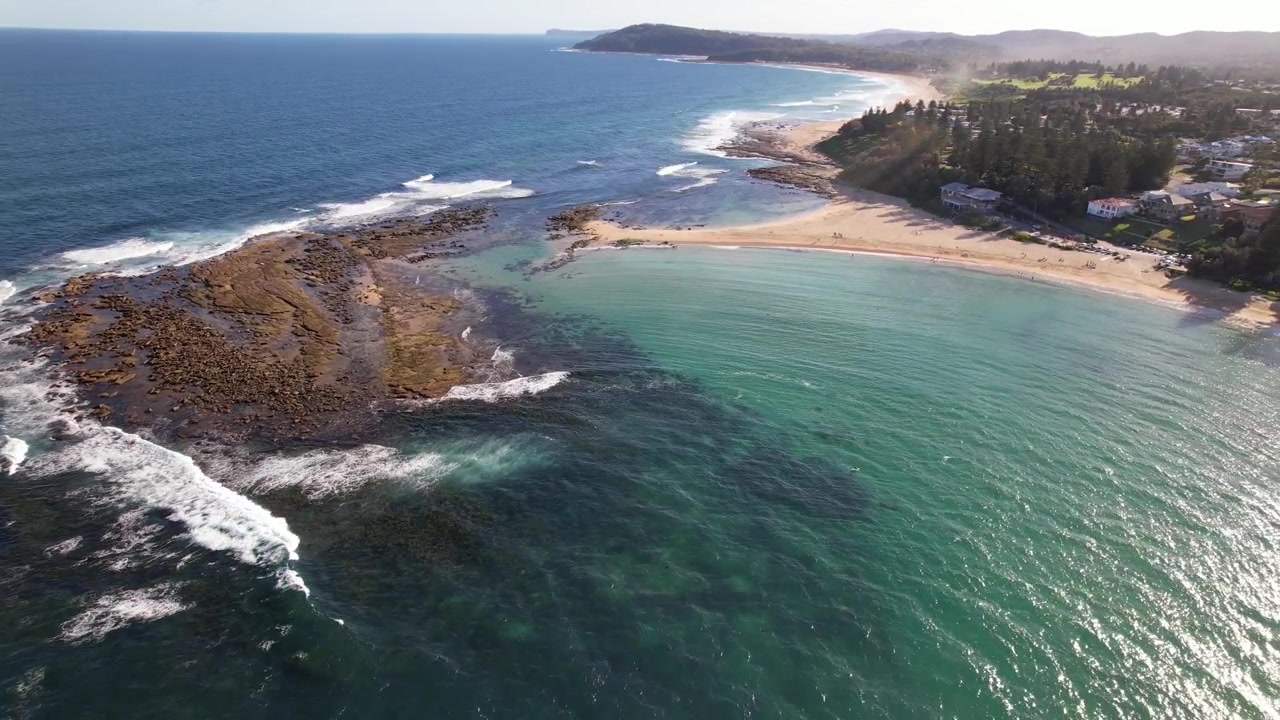 Toowoon Point, Little Bay e spiaggia nel Nuovo Galles del Sud, Australia - Ripresa aerea
