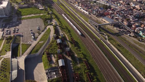 train passing close to law school in buenos aires