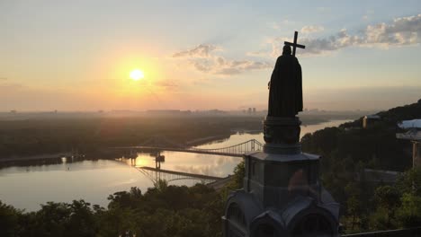 ukraine : monument to vladimir the great at dawn in the morning in kyiv