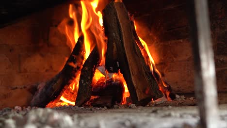 Zeitlupenfeuer-In-Einem-Kamin