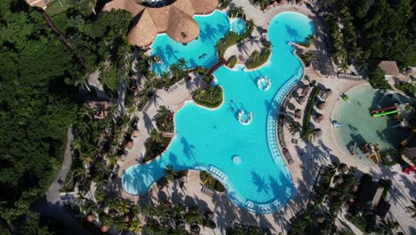 Luxury-Mexican-Resort-in-Playa-Del-Carmen,-Yucatan
