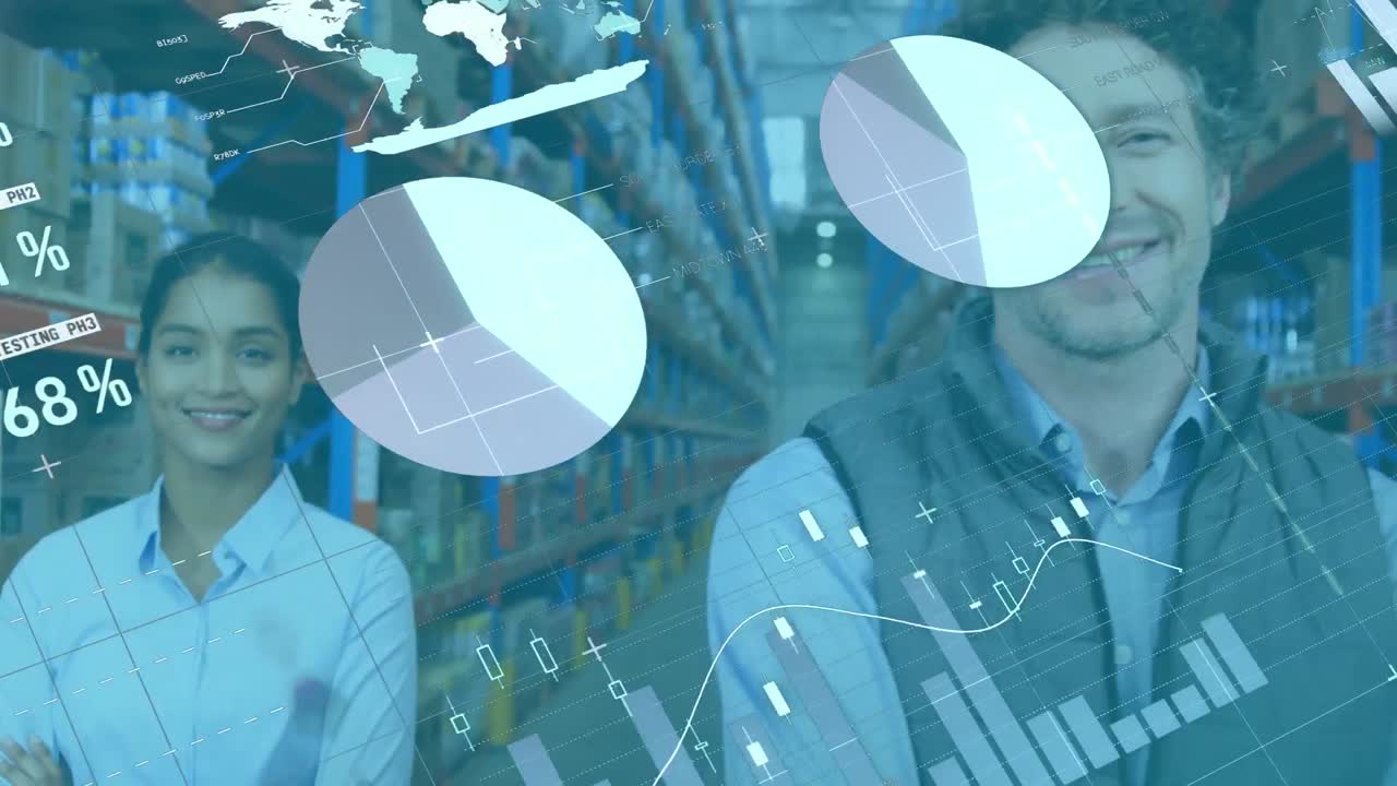 animación de la interfaz infográfica sobre diversos compañeros de trabajo sonrientes de pie en el almacén