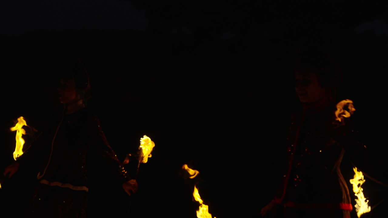 밤에 불놀이 공연