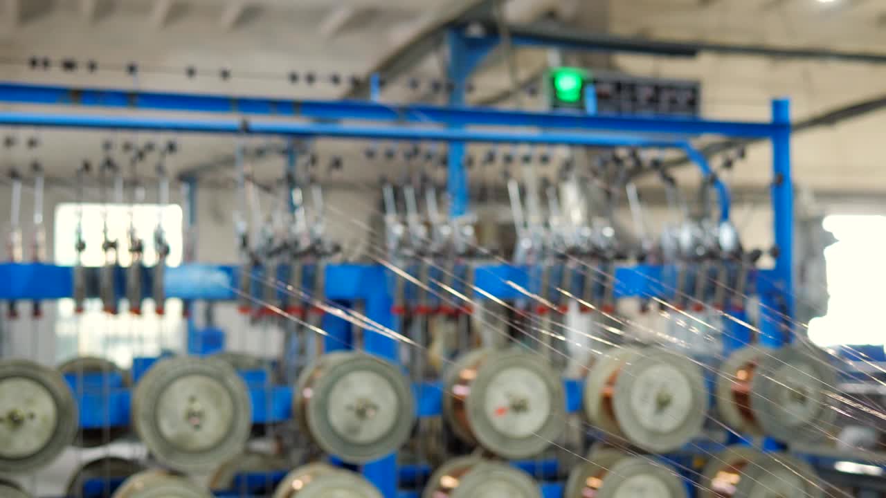 Processo di produzione di filo di rame per avvolgimenti. Impianto di produzione di cavi elettrici