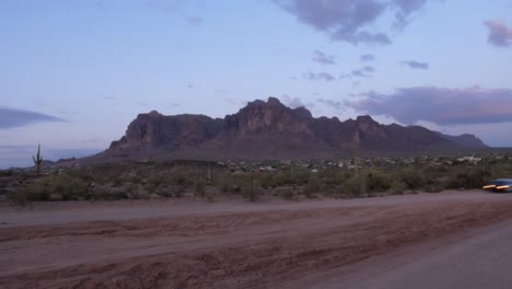 Timelapse-of-Superstition-Mountain-range-at-dusk