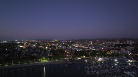 Antenas-De-Las-Luces-De-La-Ciudad-De-Geelong,-Australia,-Justo-Antes-Del-Amanecer.