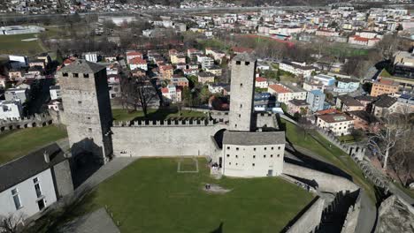 Bellinzona-Schweiz-Erbe-Burg-Touristenziel-Rotierende-Ansicht