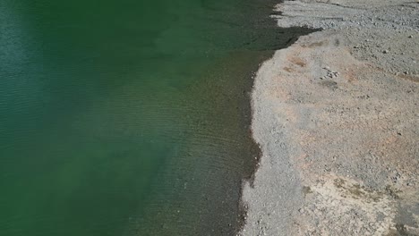 Video-Naturaleza-Fondo-Entre-Tierra-Y-Aguas-Azules