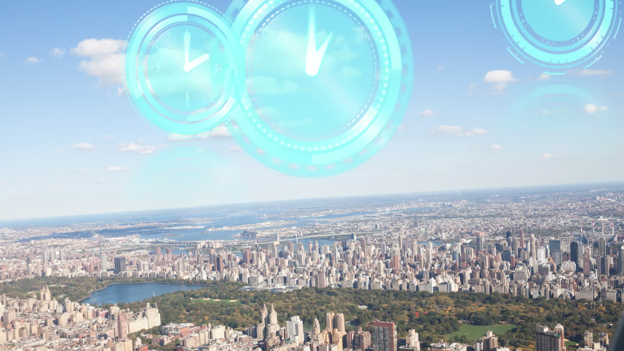 анимация движущихся часов над городским пейзажем