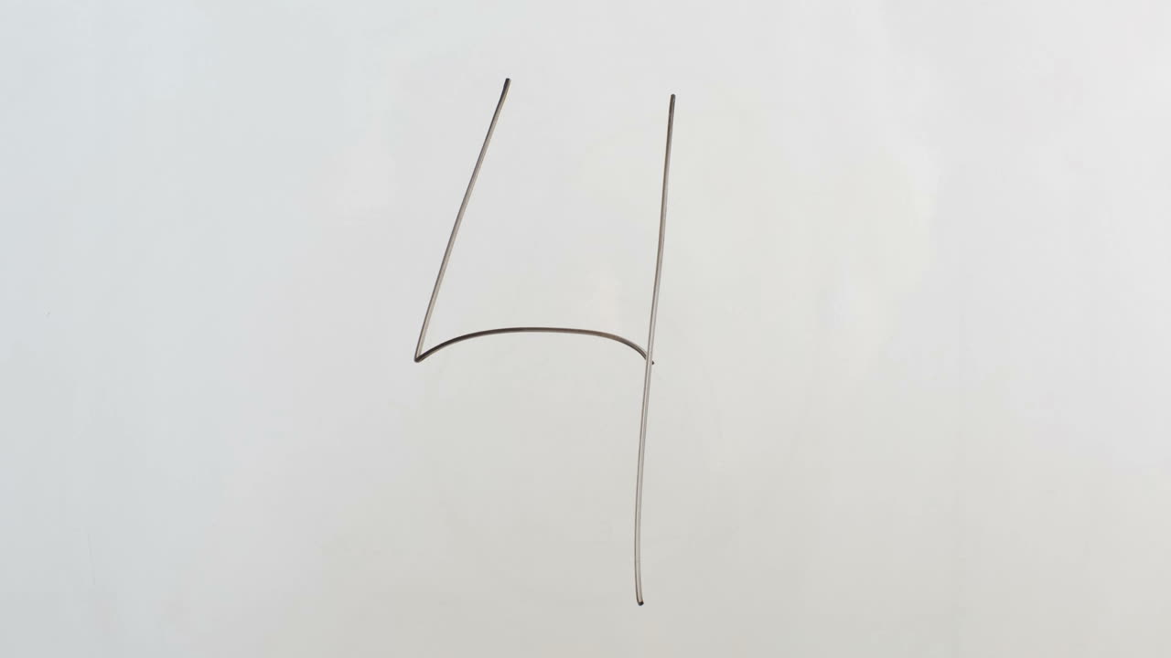 Conto alla rovescia da 10 a 0. Riprese di una lavagna bianca.