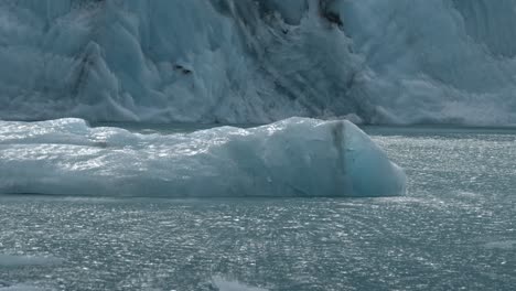 el glaciar spegazzini en el lago argentino es el lago más grande y meridional de la patagonia argentina.
