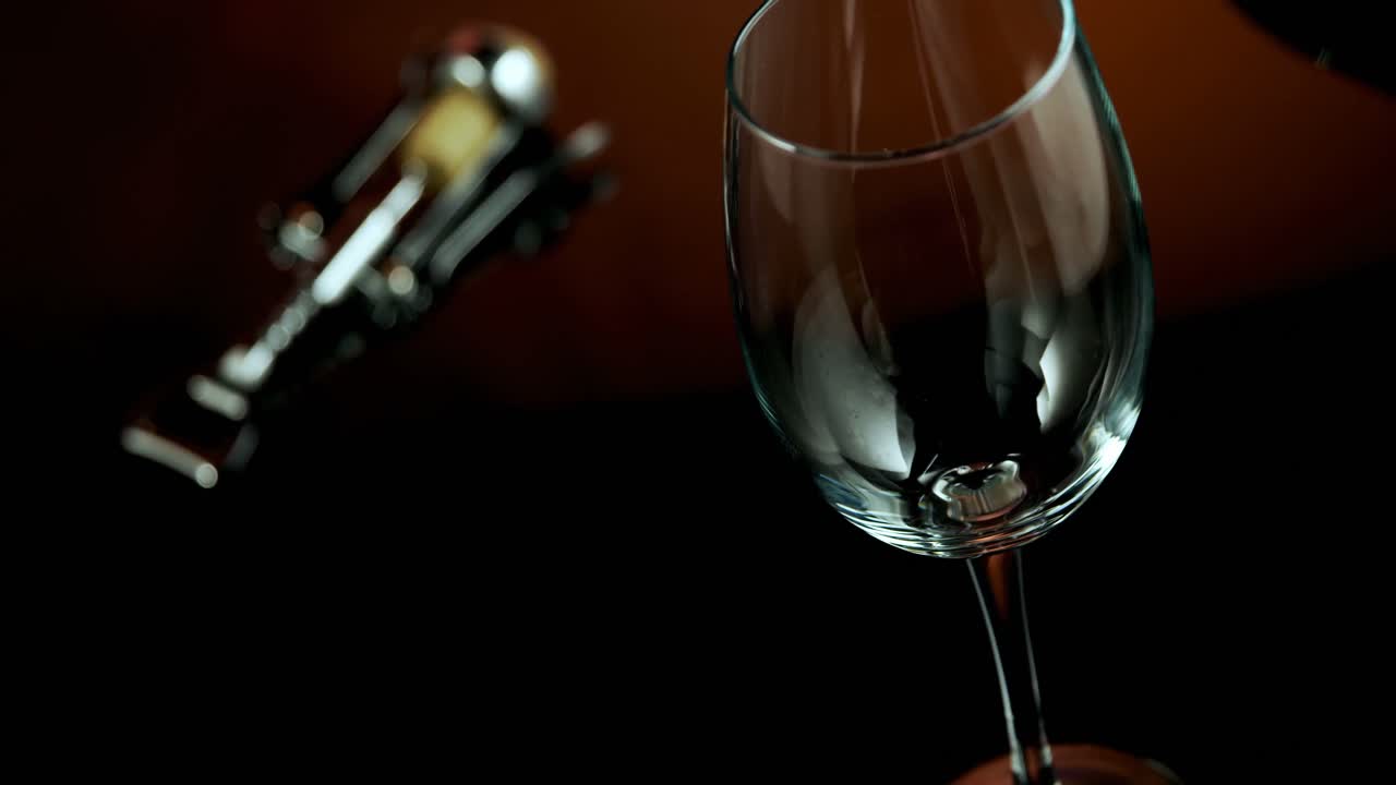 포도주 잔 에  ⁇ 은 포도주 4k