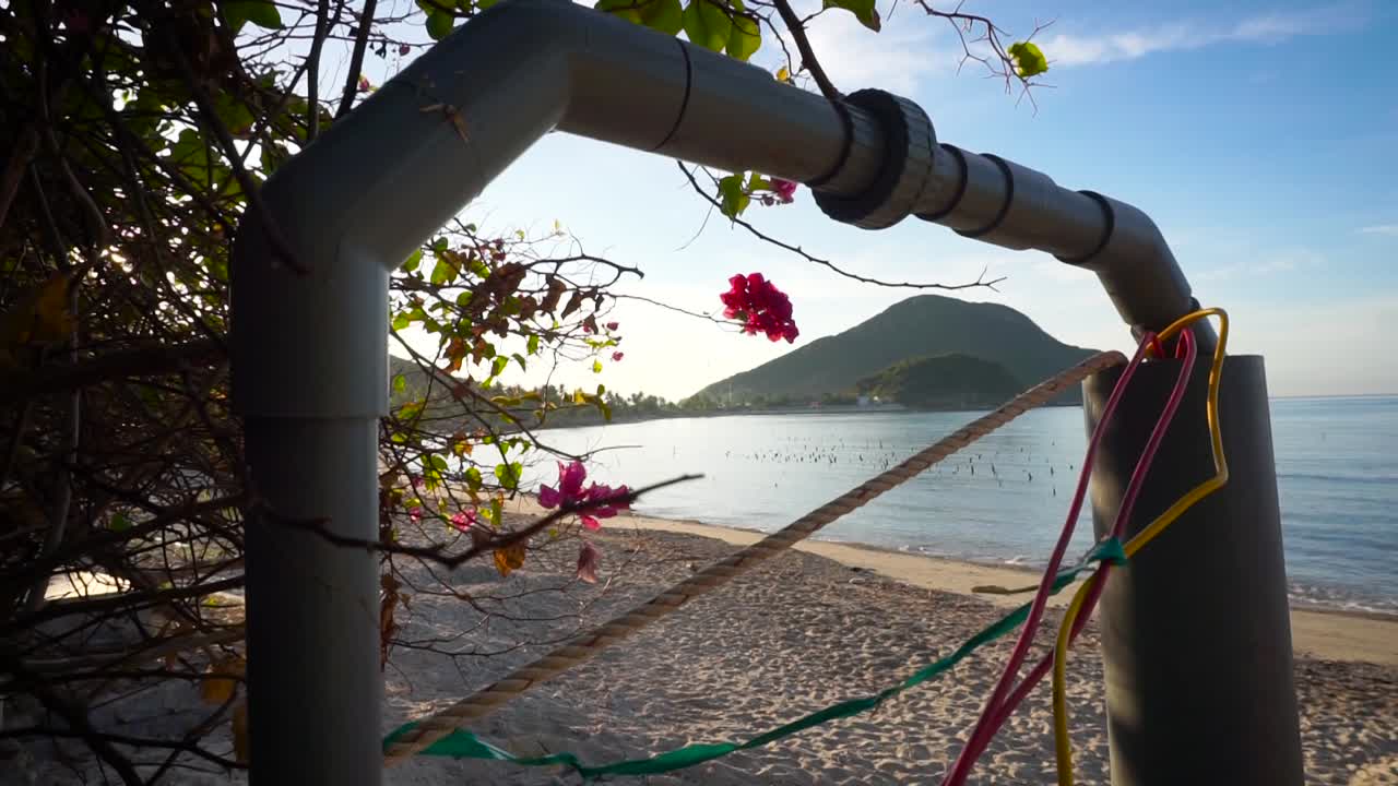 Timelapse with an unique overview-framing at the beach