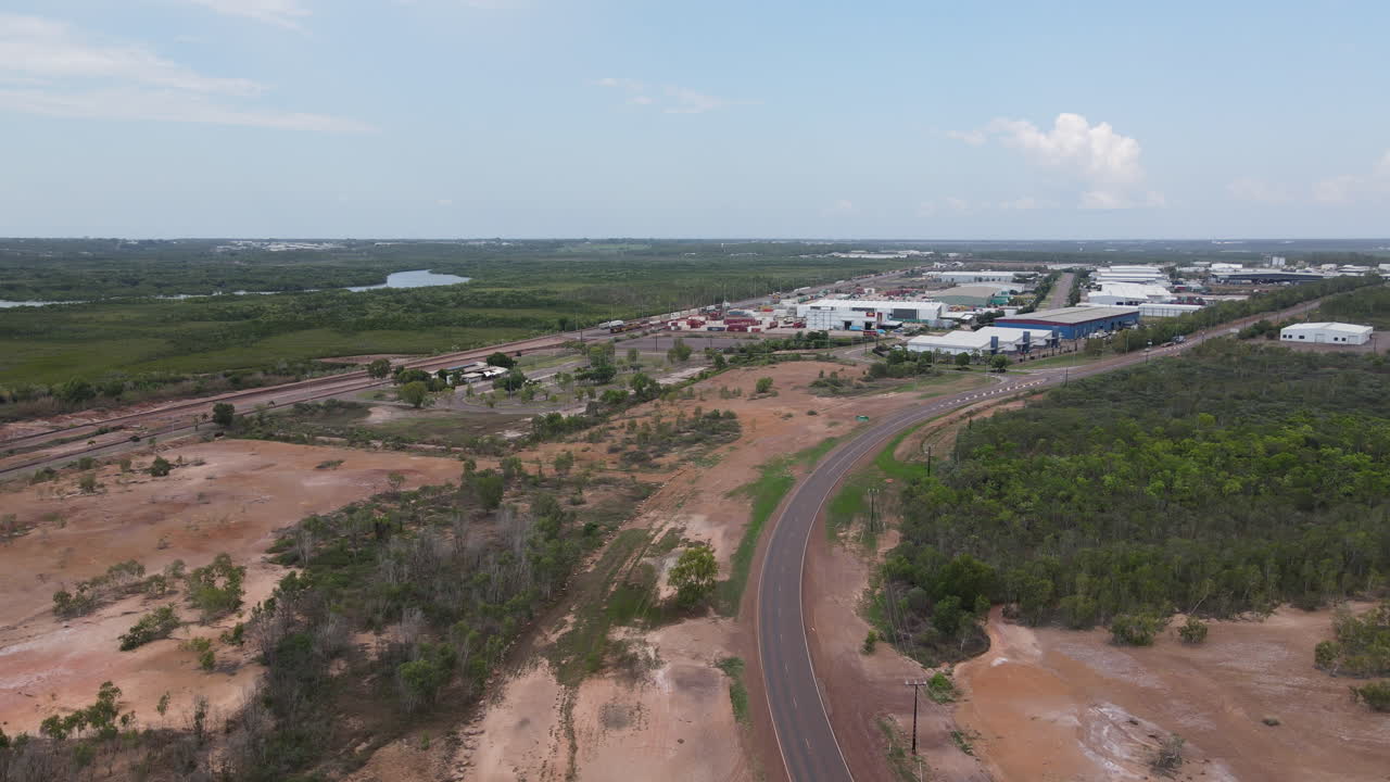 노던 테리토리 다윈 근처의 이스트 암 산업 지역의 공중 드론 샷 이동