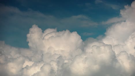 moody stormy timelapse de formación de nubes