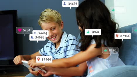 animación de barras de notificación sobre diversos niños tratando de arrebatar la tableta digital el uno del otro
