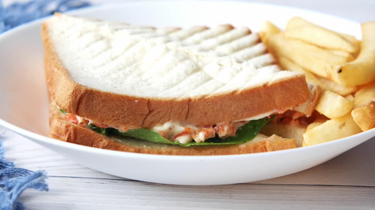 김과 함께 그릴 치즈 샌드위치