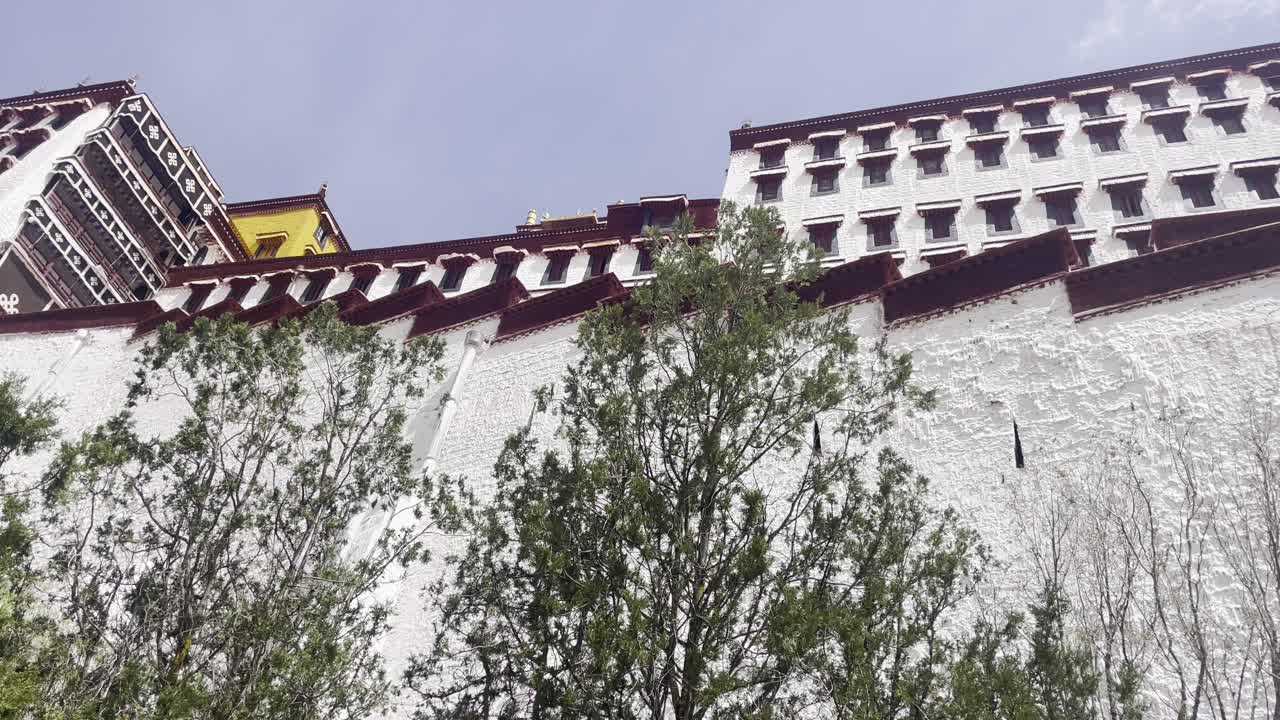 Walking View of Historic Potala Palace, Former Residence of the Dalai Lama in Tibet