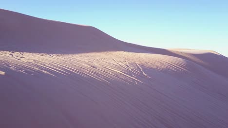 Dune-Buggies-Y-Vehículos-Todo-Terreno-Compiten-Por-Las-Dunas-De-Arena-Imperial-En-California-17