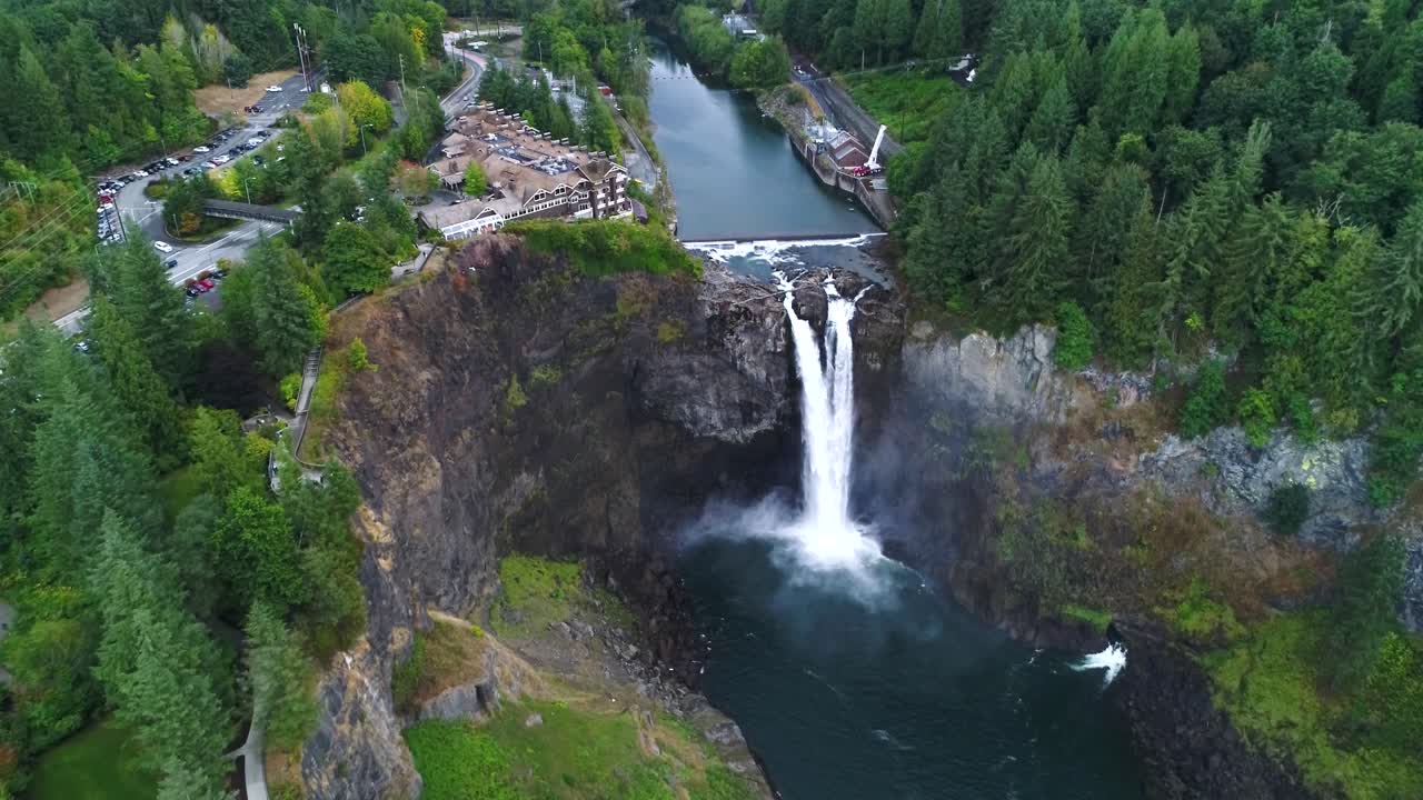 establecimiento de antena de las poderosas cataratas de snoqualmie en el estado de washington