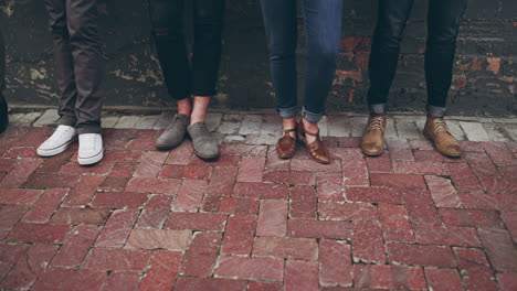 ven a dar un paseo con zapatos creativos