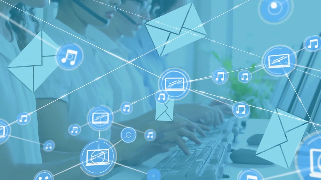 Animazione di una rete di icone su colleghi diversi che indossano cuffie telefoniche e lavorano in ufficio.
