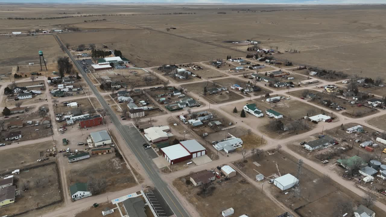 Grover Colorado in the eastern plains of the state is a tiny community serving agriculture and energy industries. Historic dirt roads and early 20th century architecture, 2026 drought
