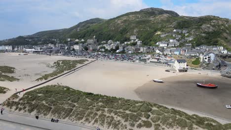 Barmouth-Beach-North-Wales,-Britische-Küstenstadt-Luftaufnahmen