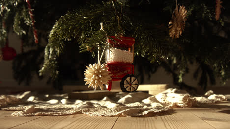 palomitas de maíz árbol de navidad decoración moderna primer plano interior de estilo escandinavo hygge en la sala de estar luz de primer plano