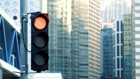 Traffic-light-turns-from-green-to-red-at-financial-district-intersection