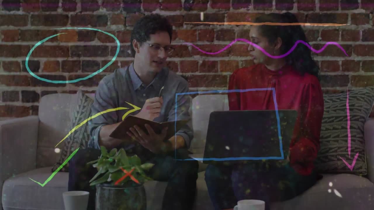 animación de dibujos sobre personas de negocios que usan computadora portátil en la oficina