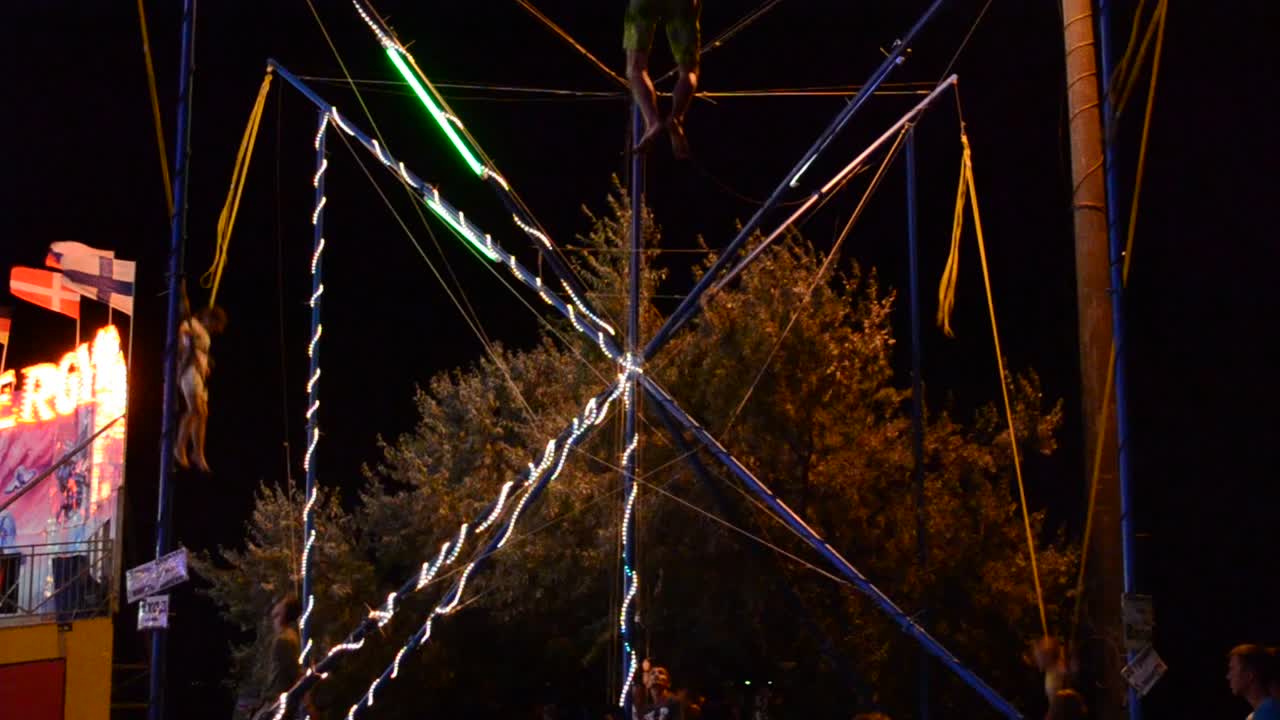 Attrazione trampolino