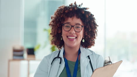 Doctor-face,-clipboard-and-smile-of-woman