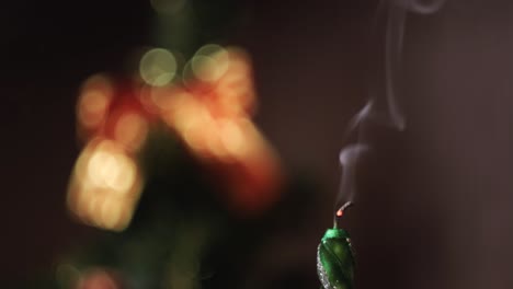 vela de navidad en llamas