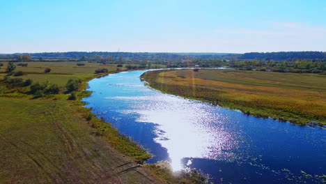 Luftflusslandschaft.-Schöne-Luftaufnahme-Des-Flusses.-Flussnaturlandschaft