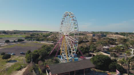 Ferris-wheel-in-a-small-theme-park---parallax-shot