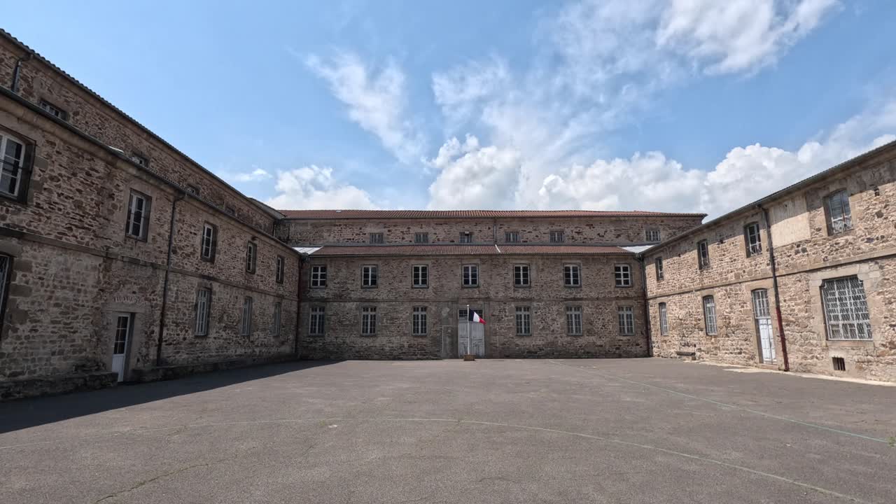 경험과 장소의 오래된 학교에서 프랑스  ⁇ 발