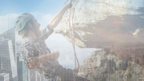 compuesto de feliz hombre caucásico escalada en roca, y edificios de gran altura en la ciudad