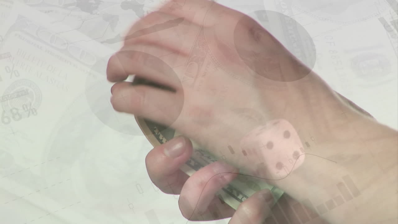 데이터 처리의 애니메이션과 미국 달러 지폐를 세는 손에 대한 주사위