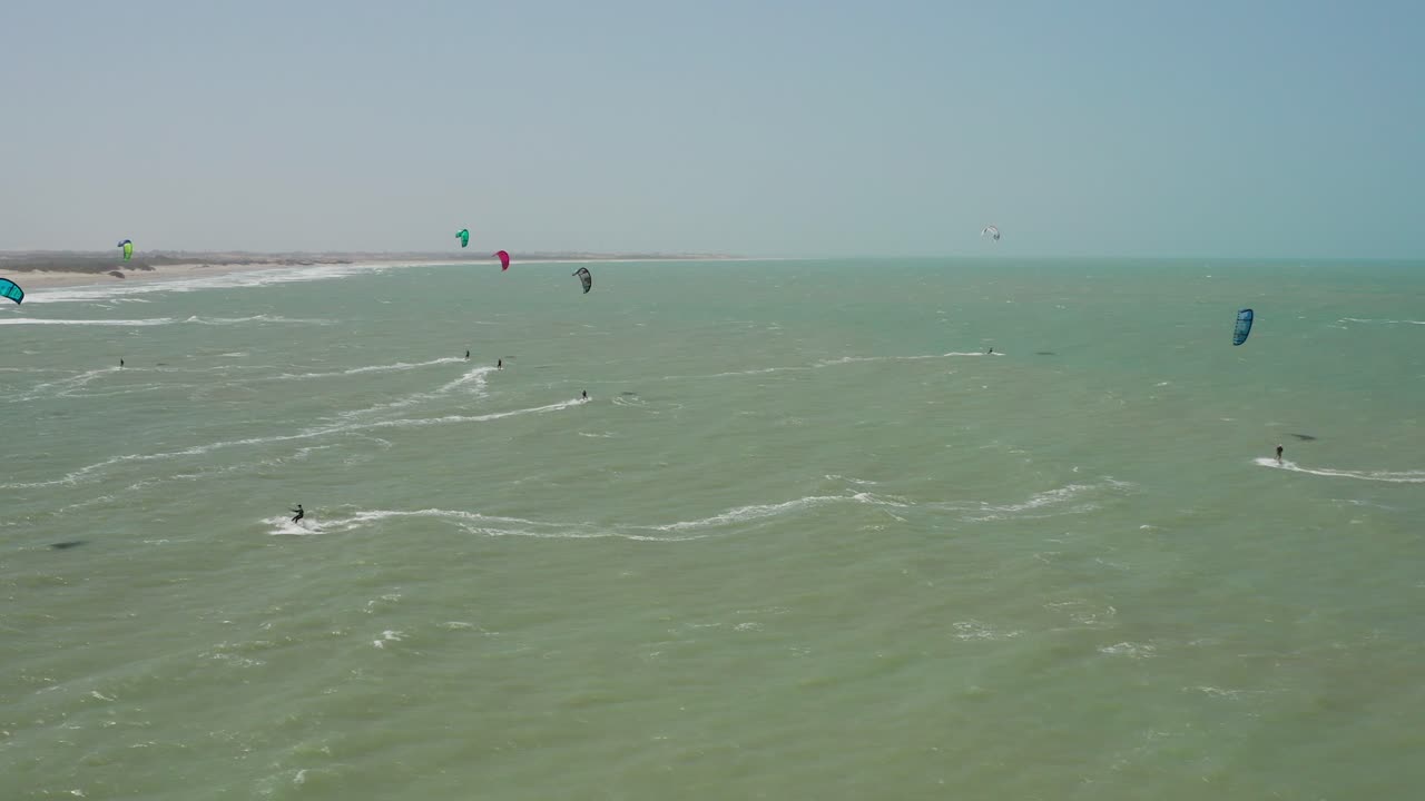 antena: viaje de kitesurf en el norte de brasil, playa desierta