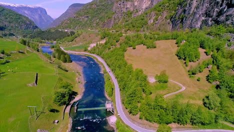 hermoso río en noruega