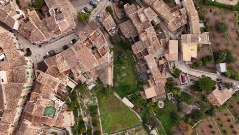 el pueblo tradicional de valldemossa en la montaña de tramuntana, mallorca, islas baleares, españa
