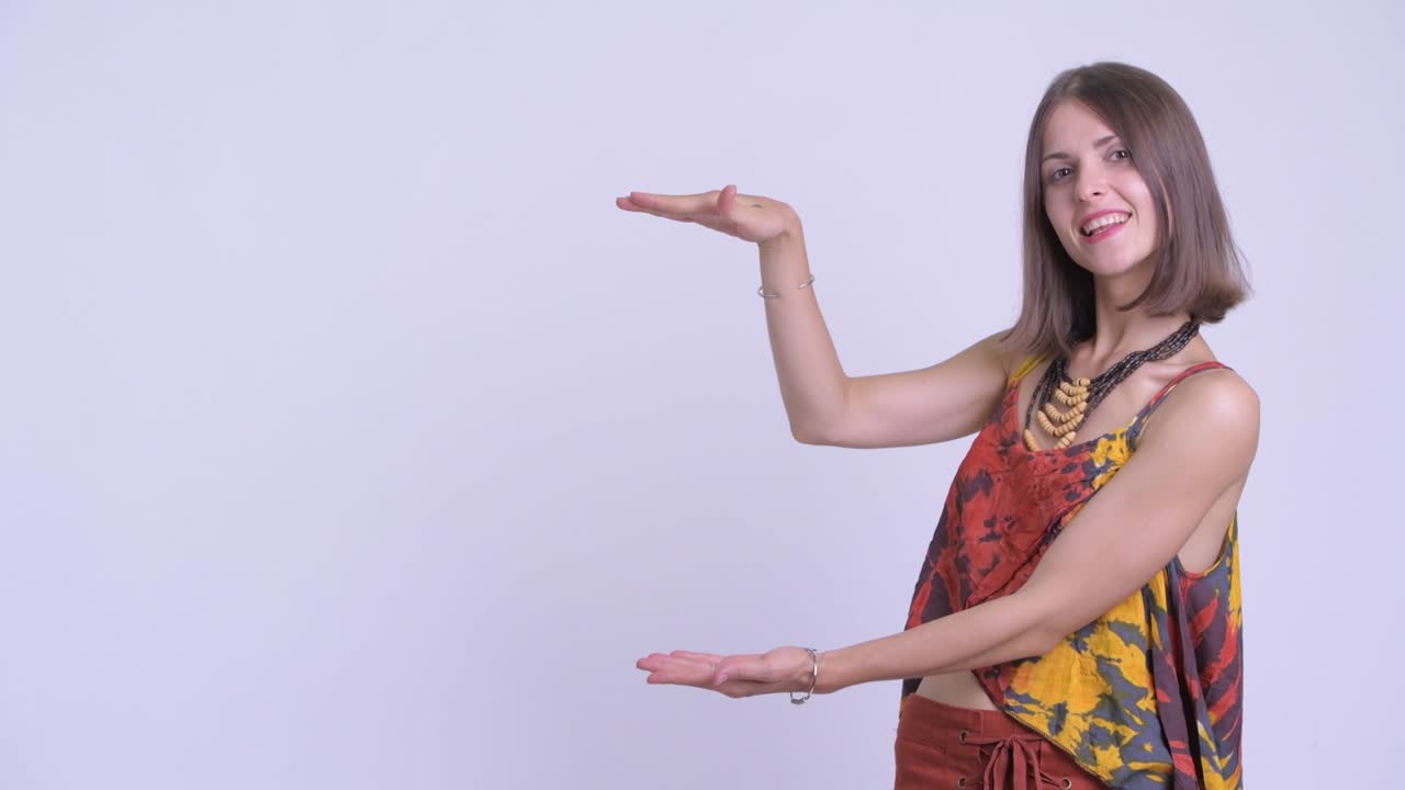 joven feliz y hermosa mujer hipster