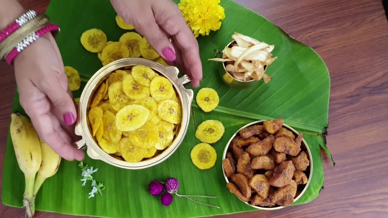 kerala onam festival patatas fritas de plátano o kaya varuthathu bocadillos fritos en la india
