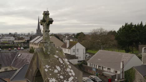 Cinematic-aerial-shot-of-Gort