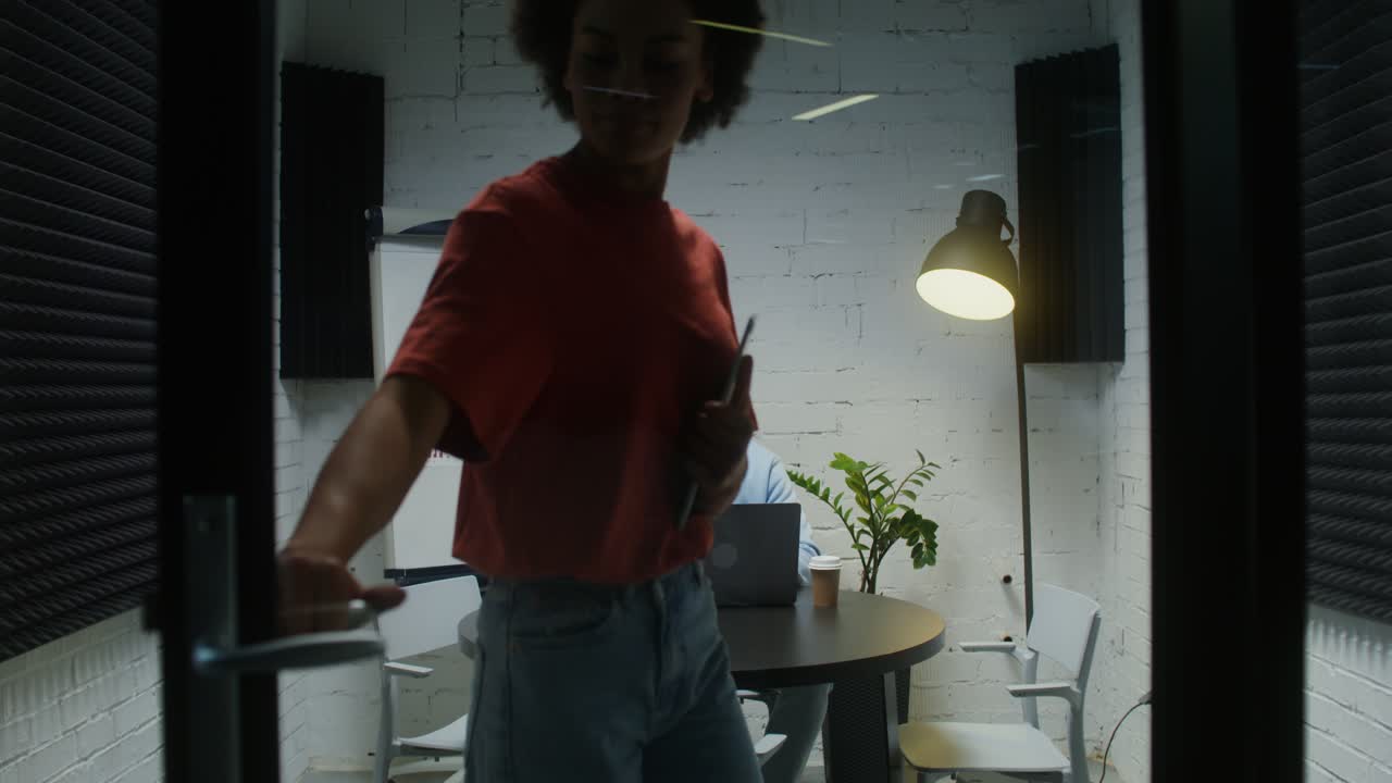 reunión de negocios en una oficina moderna