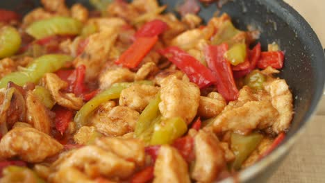 stir-fried chicken with peppers