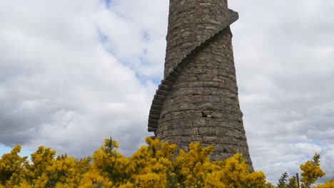 Magische-Treppe-Zum-Ballycorus-Leadmines-Tower-Irland